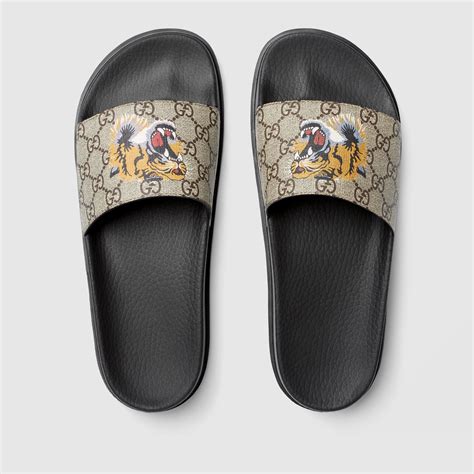 gucci men's gg supreme st tiger pool slide sandals